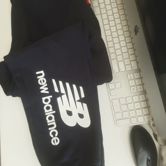 New Balance sweatpants dark blue youths - Picture 4 of 7